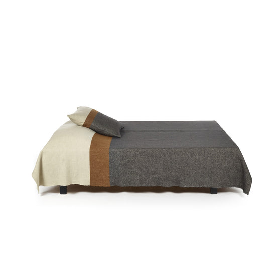 Nash Stripe decorative blanket 260 x 240